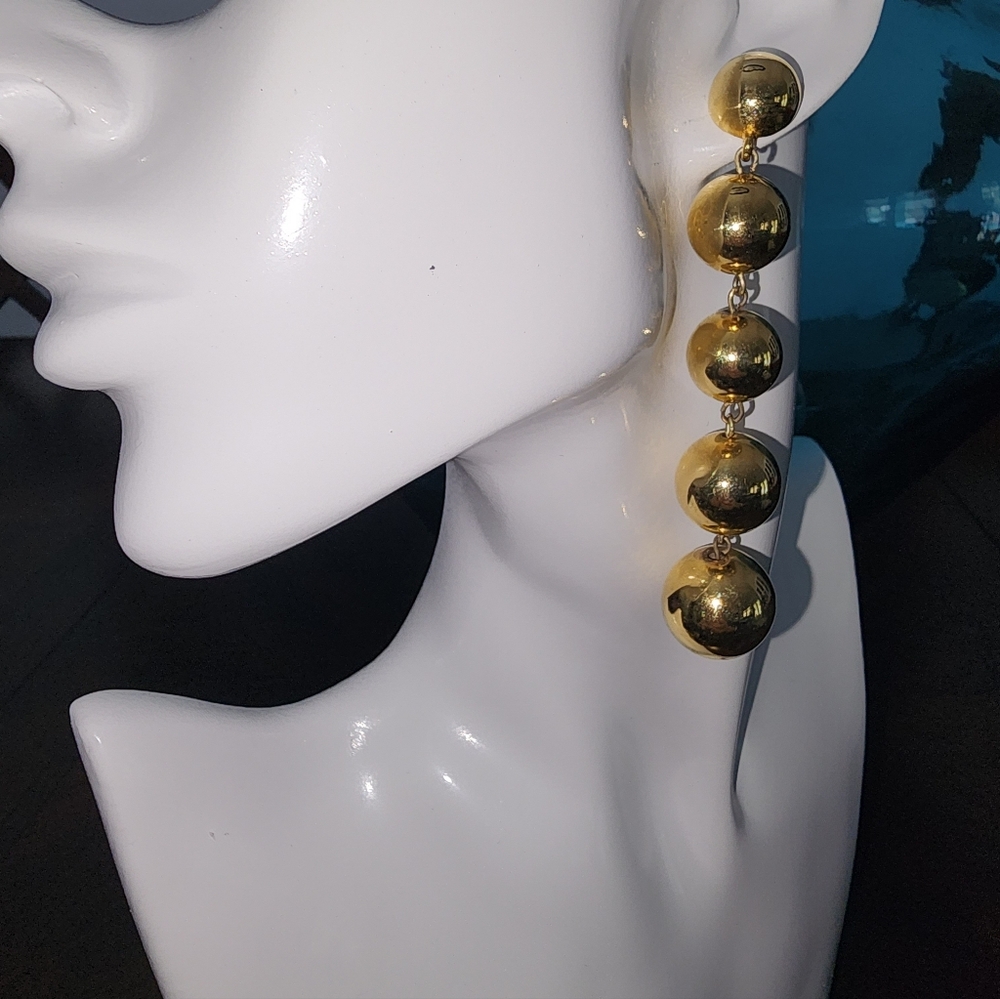 Elegant Gold Drop Earrings